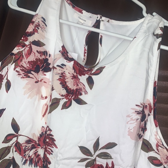 White floral A-Line knee length dress - Picture 2 of 4